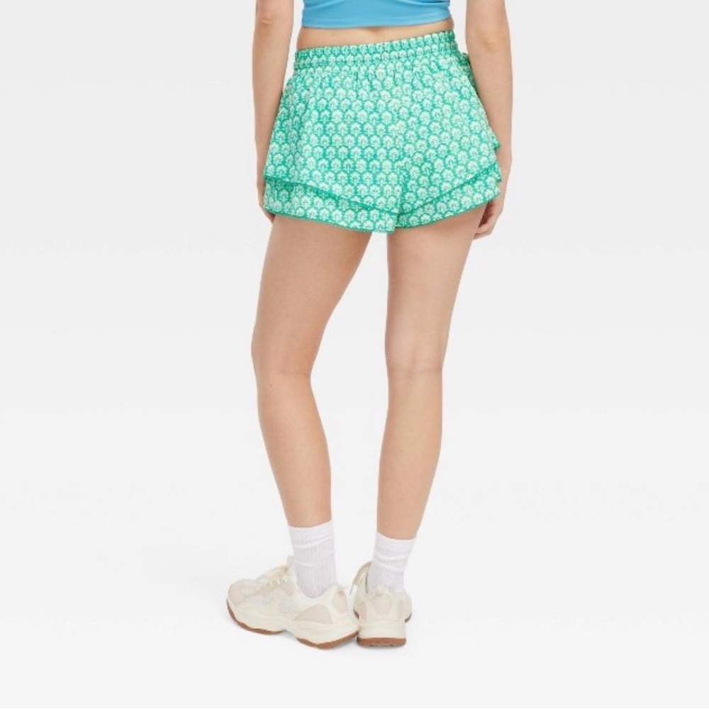 Roller Rabbit Green Patterned Athletic Shorts NWT - image 2